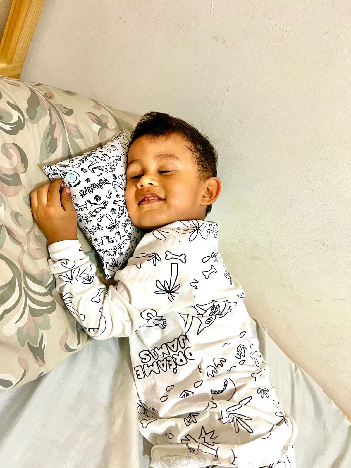 ALMOHADA COLOREABLE