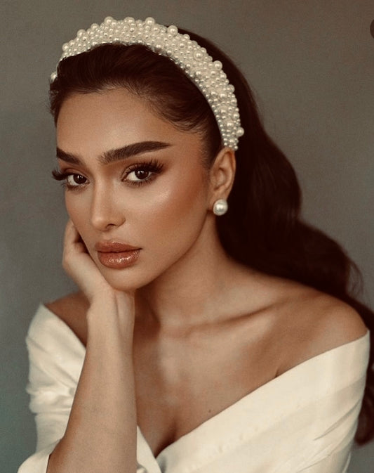 Diadema de perlas ancha